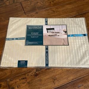 Waterford Set of FOUR Placemats, Shimmer Dot Collection, Gold NEW